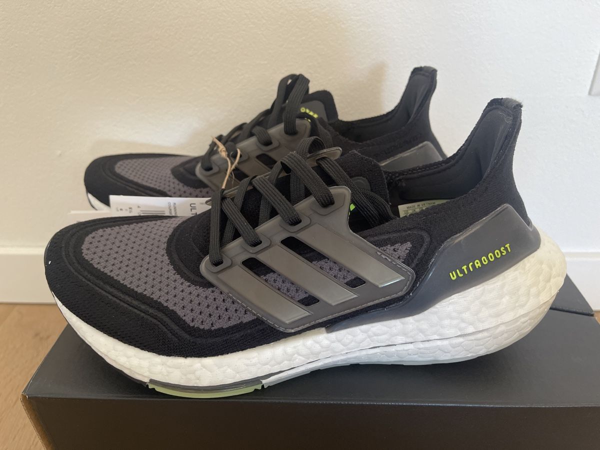 Adidas Scarpe da uomo: Adidas Ultraboost 21 – Nuovo e nell'imballaggio originale da Commugny venduto da j1976 1