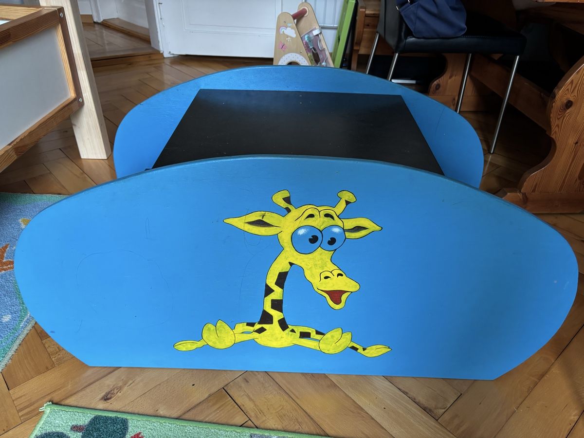 Tische: Kindertisch/Wippe – Gebraucht aus St. Gallen von TeleHoi84