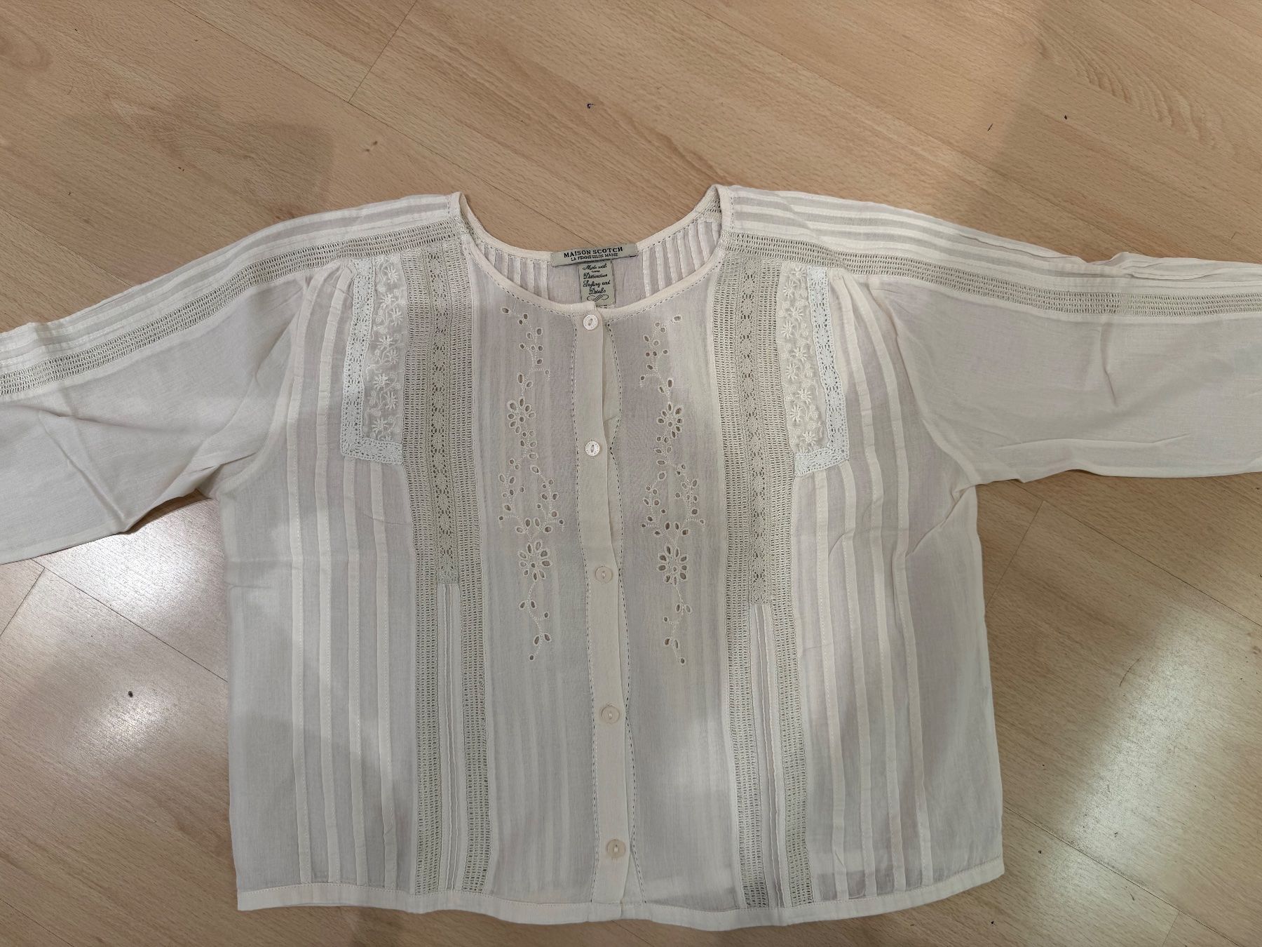 Maison Scotch Camicette: Herziges Spitzen- Blüesli, Maison Scotch, Gr. 36 – Usato da Oberrohrdorf venduto da maggys15