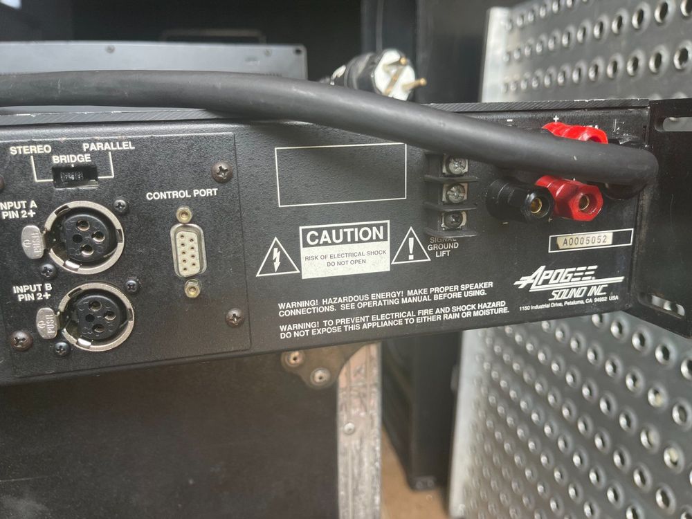 APOGEE SA-700 Professioneller Audioverstärker | Kaufen auf Ricardo