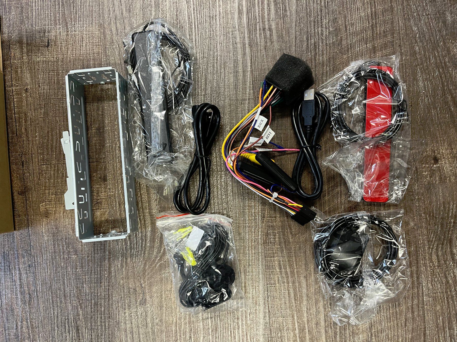 Lettore multimediale & Streamer: Joying Android Autoradio 10.1" display 4 gb 64 gb – Nuovo (secondo la descrizione) da Dübendorf venduto da gicu 6