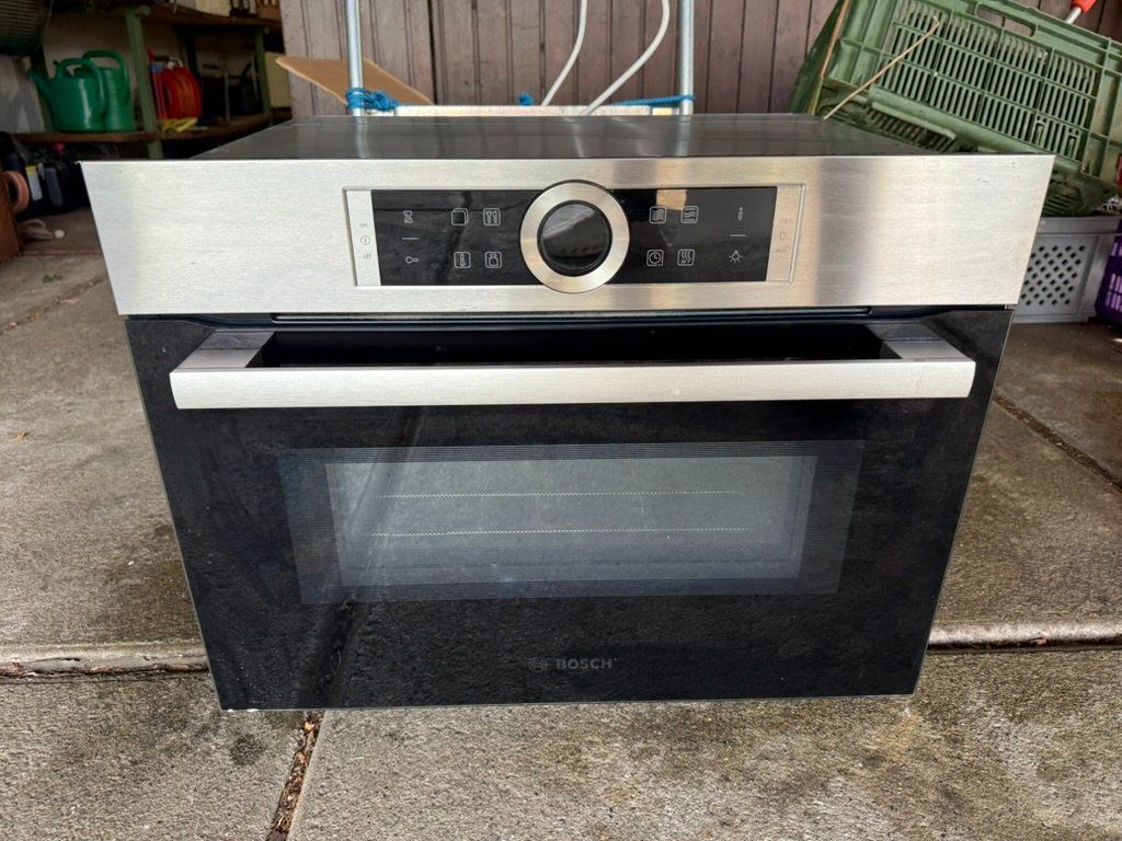 Bosch Forni: BOSCH Serie 8 Einbau-Backofen mit Mikrowelle – Usato da Ibach venduto da Mycroft 1