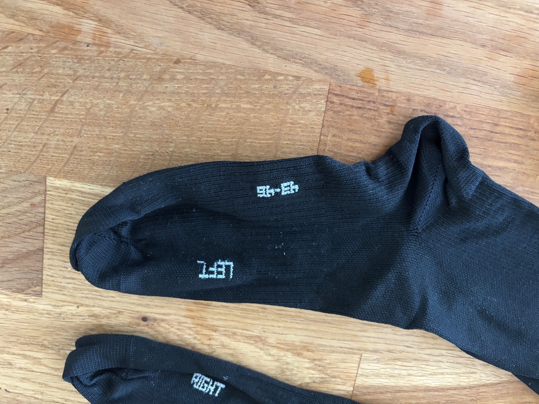 Assos Calze: 2 Paar dunne Assos Socken gr 43-46 – Usato da Geuensee venduto da sonnetje 1