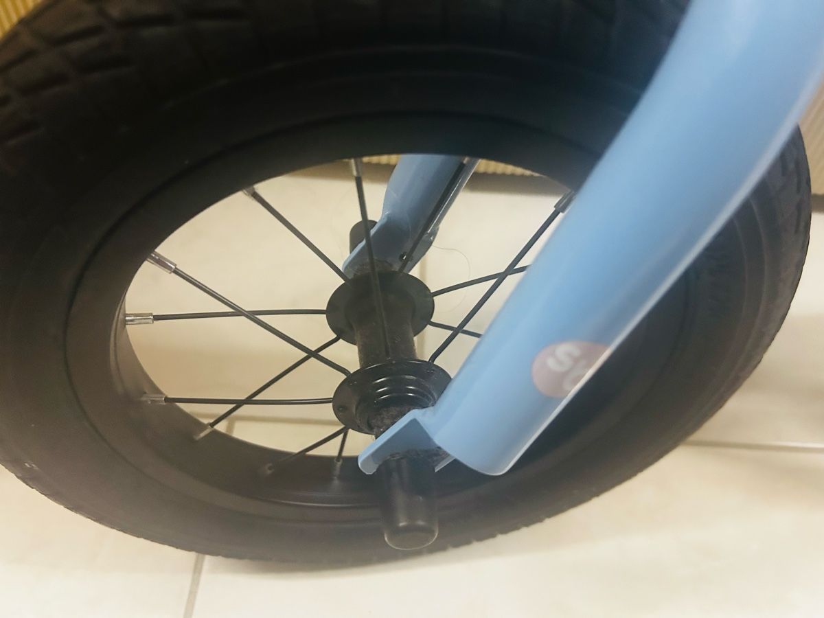 Fahrzeuge für Kinder: Neuwertig: Laufrad Scooby Blue California – Neu (gemäss Beschreibung) aus Lachen SZ von bre_5cfk 1