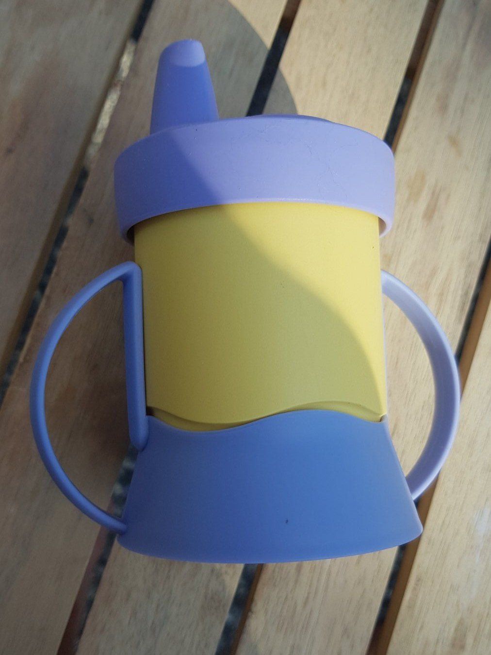 Tupperware Baby-Mahlzeiten: Tupperware  Gobelet d'apprentissage - Trinklernbecher – Gebraucht aus Fully von Minouchka