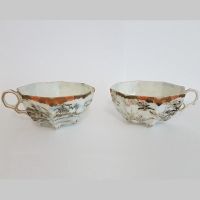 Zwei octagonale Tassen Antik