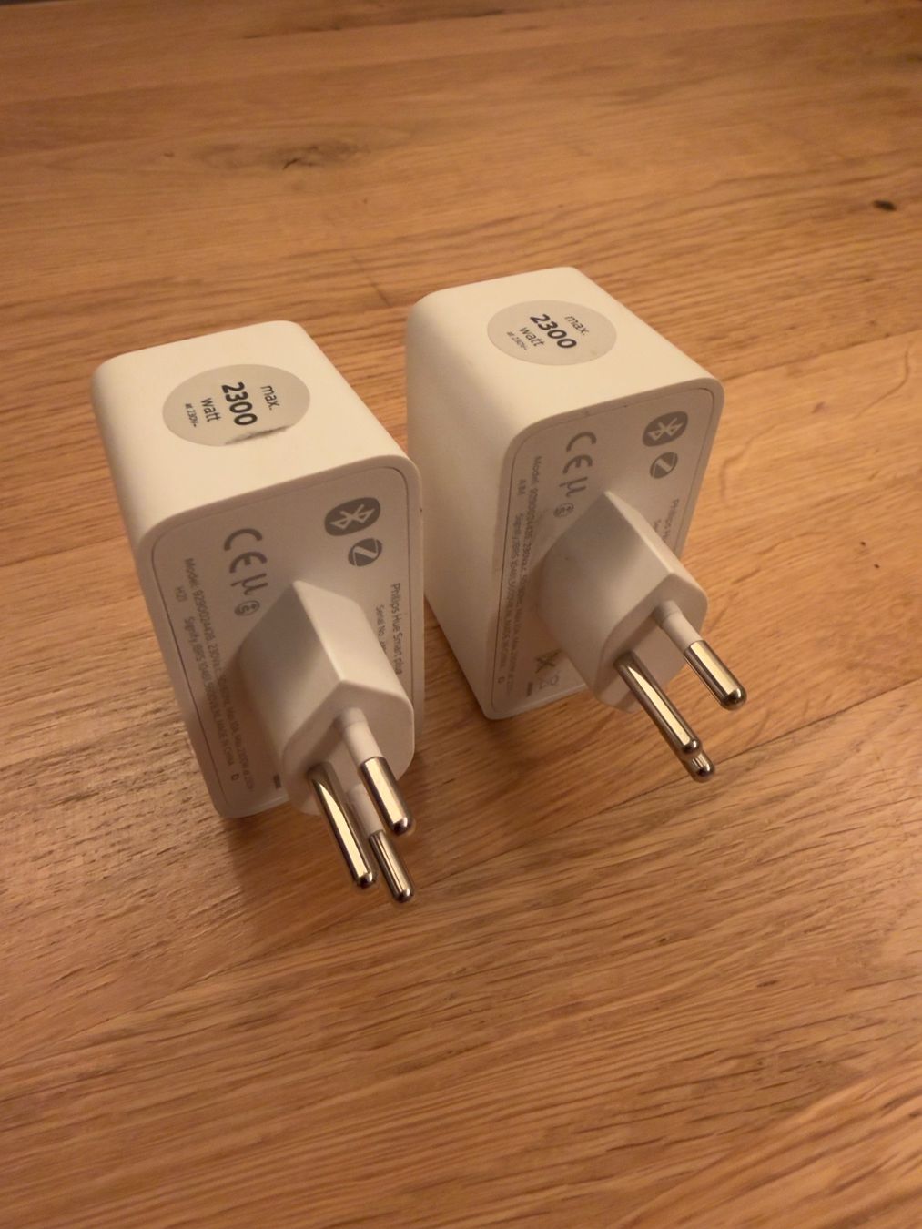 Philips Schalter: 2 x Philips Hue SmartPlug CH (CH-Version Stecker) – Gebraucht aus Fällanden von Cmon83 2