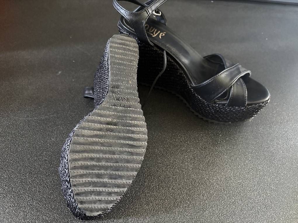 Scarpe da donna: Sandalen 38 schwarz – Usato da Itingen venduto da grapri 3