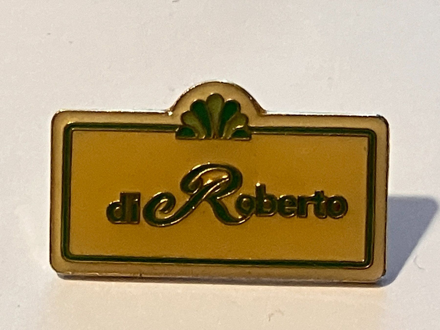 Placchette & Badge: 1 Pin Di Roberto – Usato da Basel venduto da djwwpp