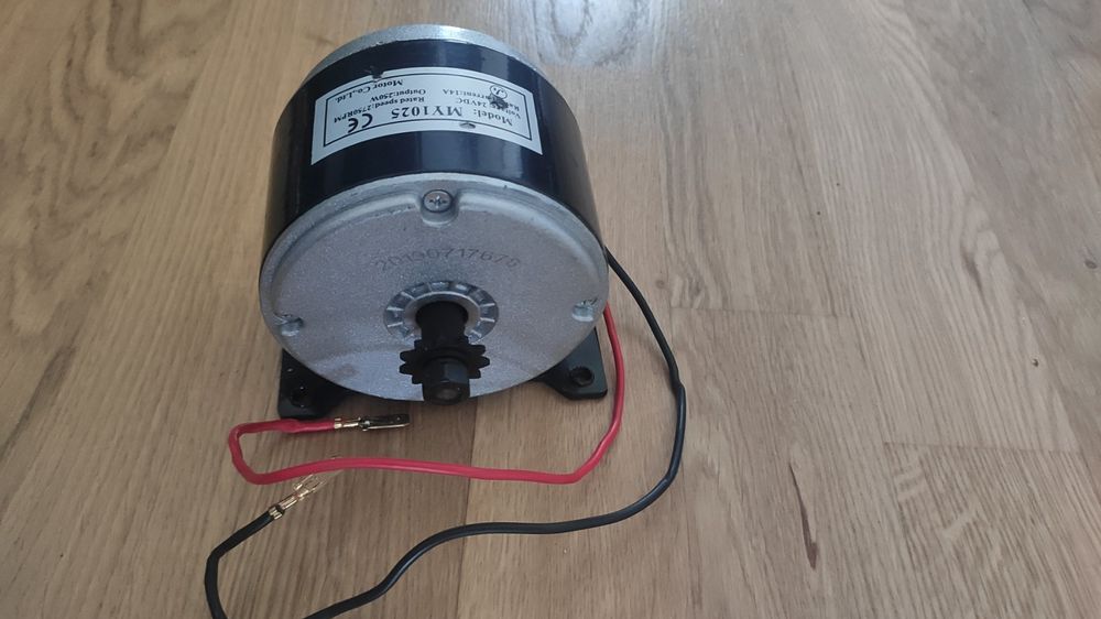CUQUE MY1025 Moteur Électrique Brossé 24V 250W 2750RPM Moteur à Grande
