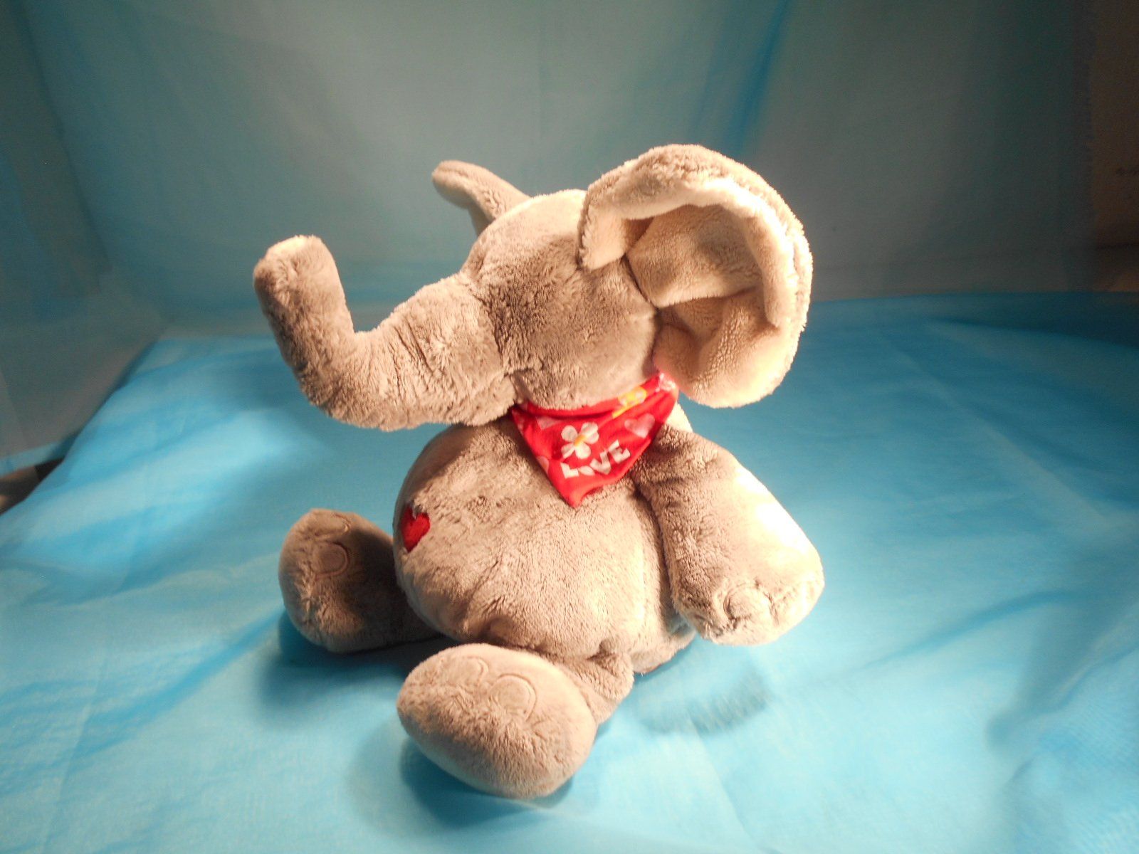 Nici Giocattoli: NICI Elefant mit Herz, L: 25cm – Usato da Bellach venduto da JingleCherry 3