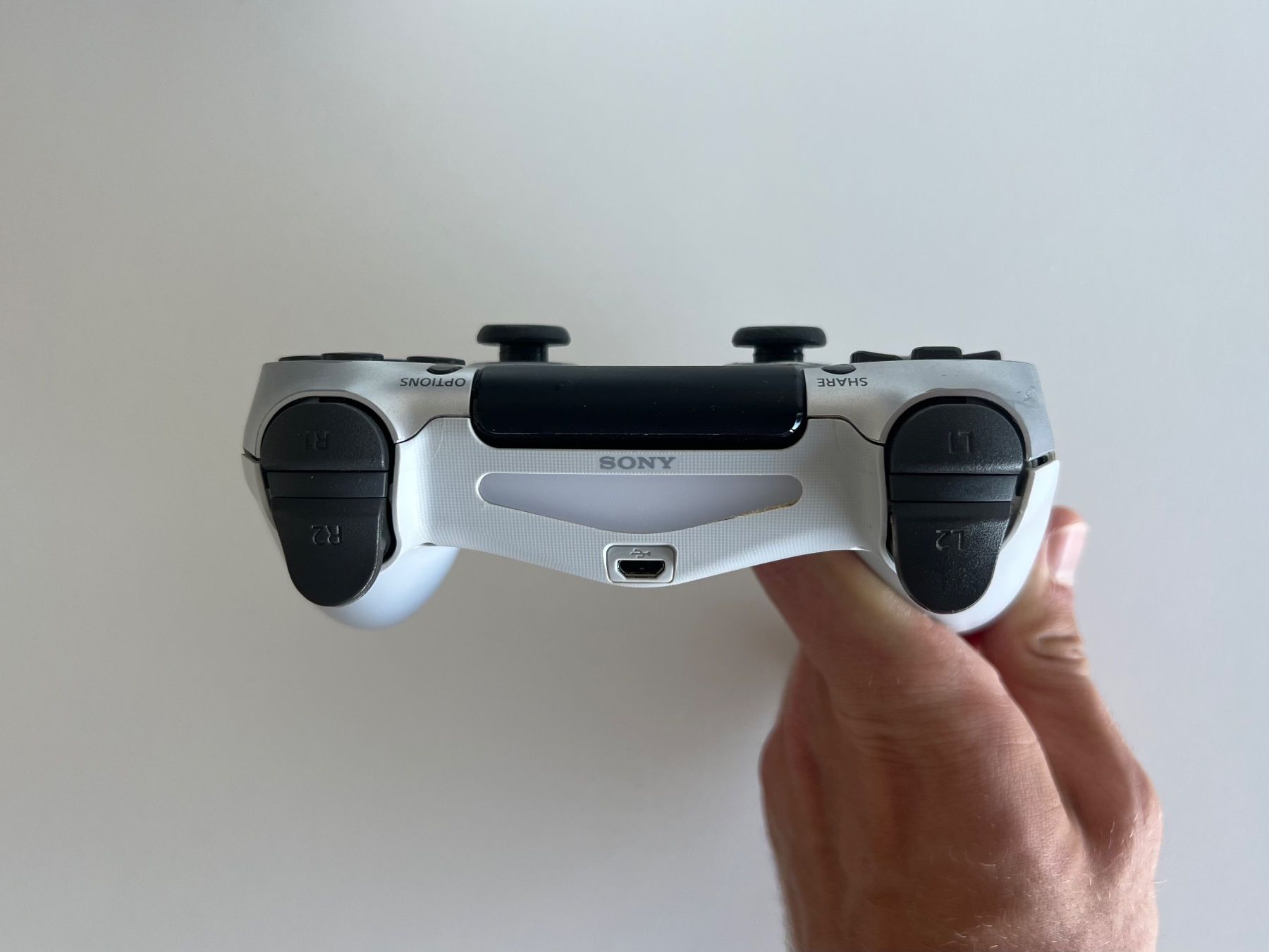 Sony Konsolen: Sony PlayStation 4 Slim inkl. 2 Controller, Headset, Spiele – Gebraucht aus Winterthur von Loic8472 5