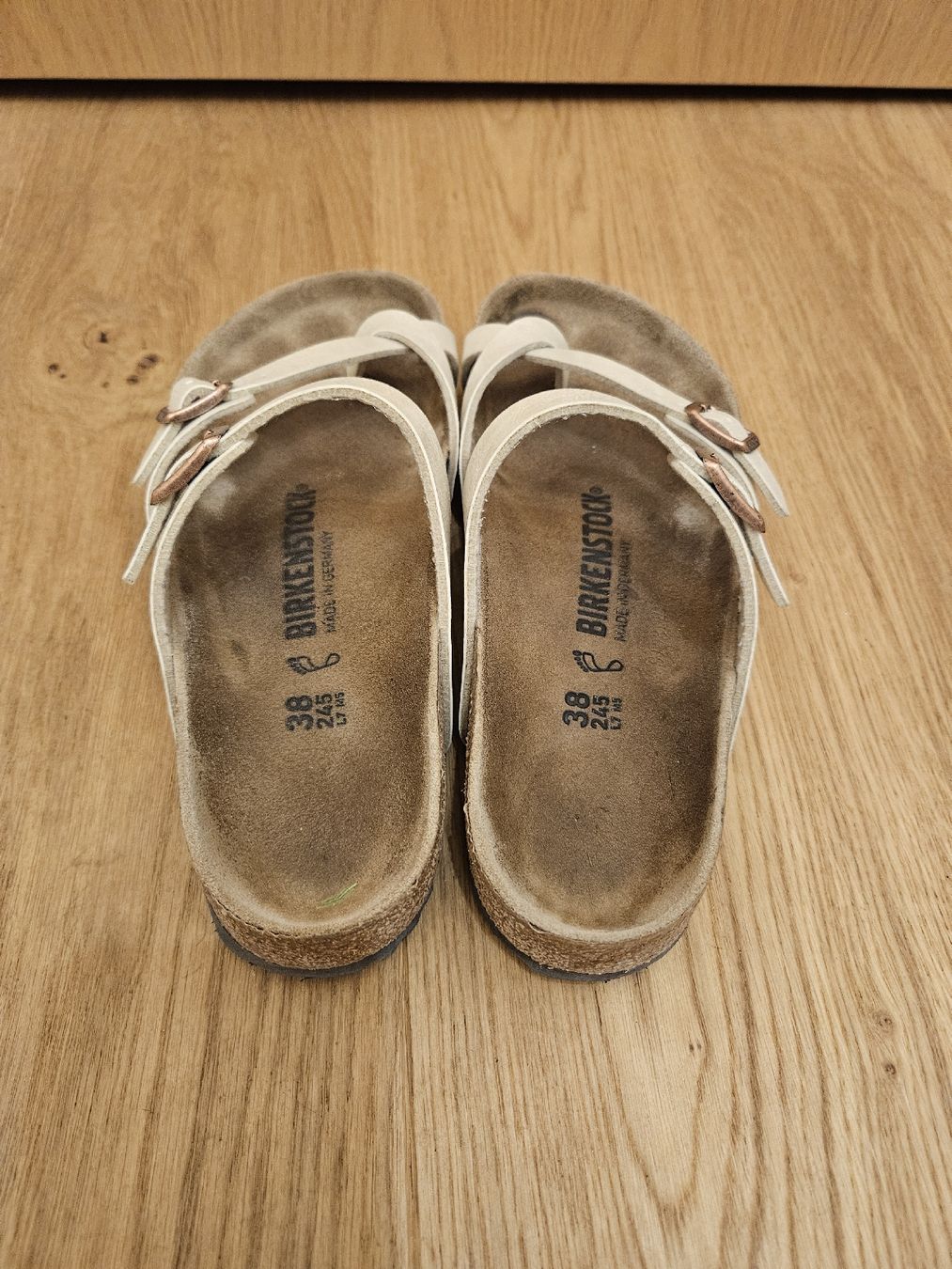 Birkenstock Damenschuhe: Birkenstock Mayari pearl white regular 38 – Gebraucht aus Sargans von Chicco051 1