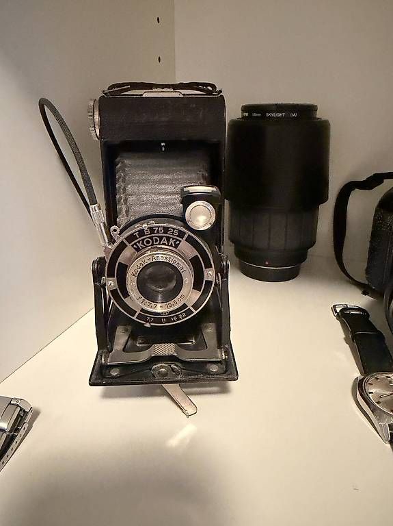 Fotocamera: Alte Fotoapparate – Usato da Biberstein venduto da Induva