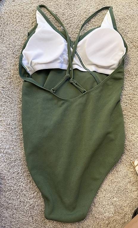 Costumi da bagno & Bikini: Neuer Badeanzug Olivegrün Grösse M / 38 – Usato da Rheinfelden venduto da nned1 1