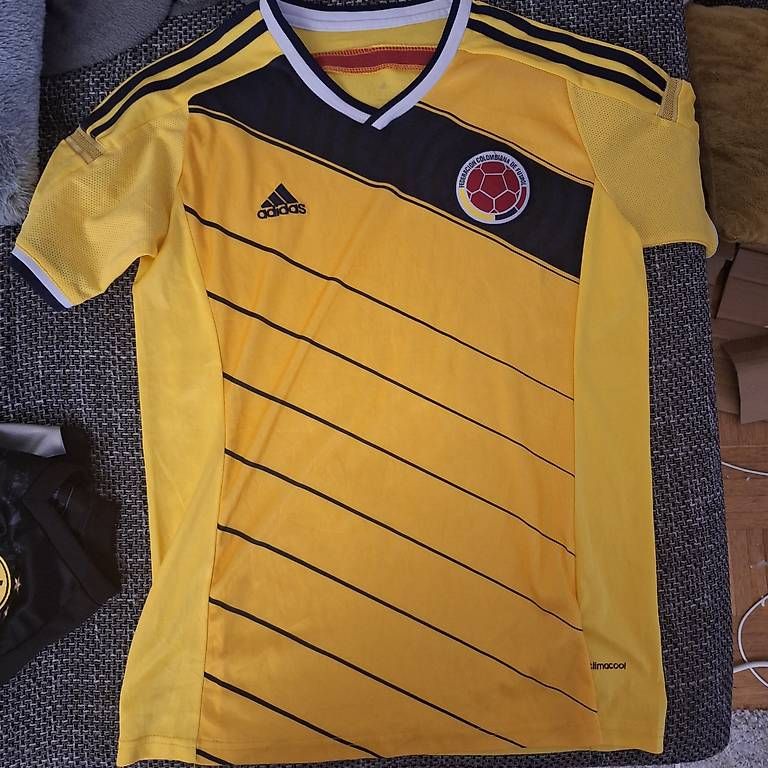 Canottiere & Pantaloni: Kolumbien Trikot Grösse M – Usato da Rapperswil SG venduto da Gooal