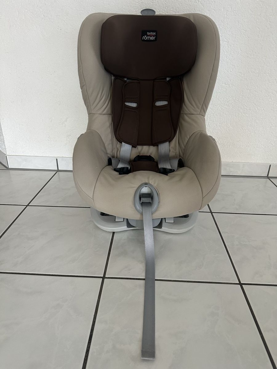 Britax Römer Auto-Kindersitze: Neuwertiger Kindersitz Britax King 2 / ATS / LS – Neu (gemäss Beschreibung) aus Ipsach von tinnel01