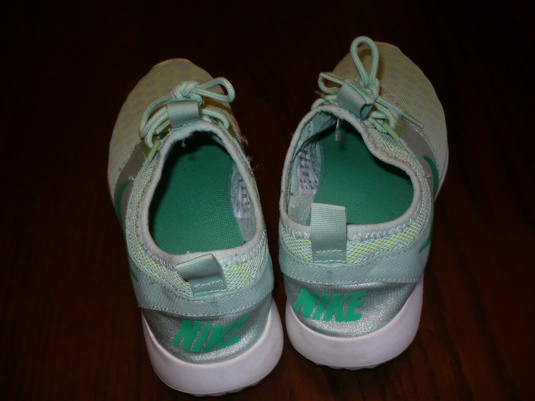 Nike Scarpe da donna: NIKE ROSHE ONE Grösse 38,5 – Usato da Merzligen venduto da Marthe22 7