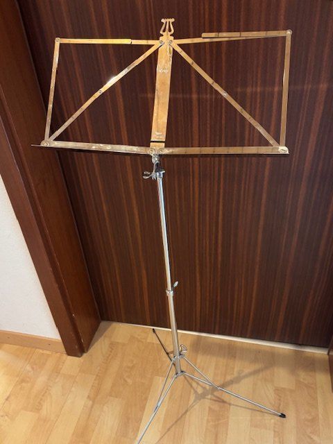 Supports pour instruments & partitions: Notenständer – D'occasion à Zug par NorgeNorgeNorge 1