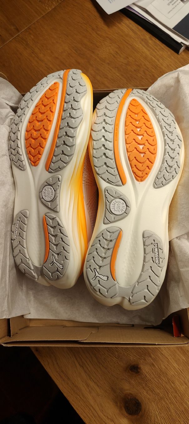 Puma Scarpe da donna: Neue Puma ForeverRun NITRO 2,Gr. 39, mit Karton! – Nuovo e nell'imballaggio originale da Grüt (Gossau ZH) venduto da SonyD 3