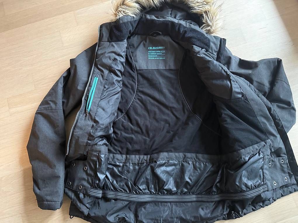 Lotti di vestiti: Skijacke mit Hose Damen – Usato da Arbon venduto da Mell73 3