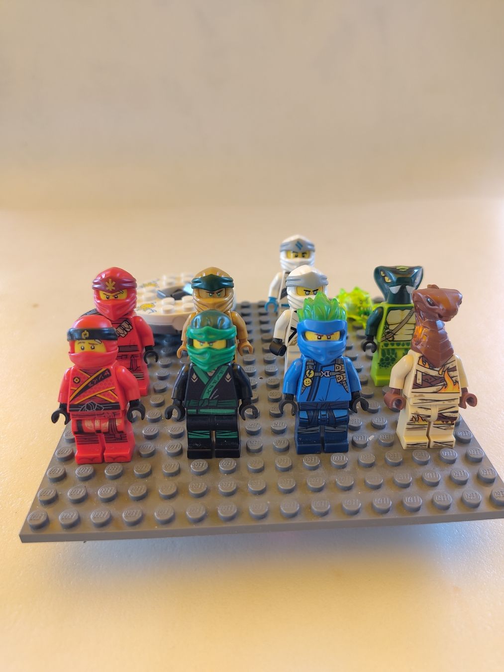 Lego Statuette: Lego Ninjago Minifiguren mit Spinner – Usato da Liestal venduto da Marin03