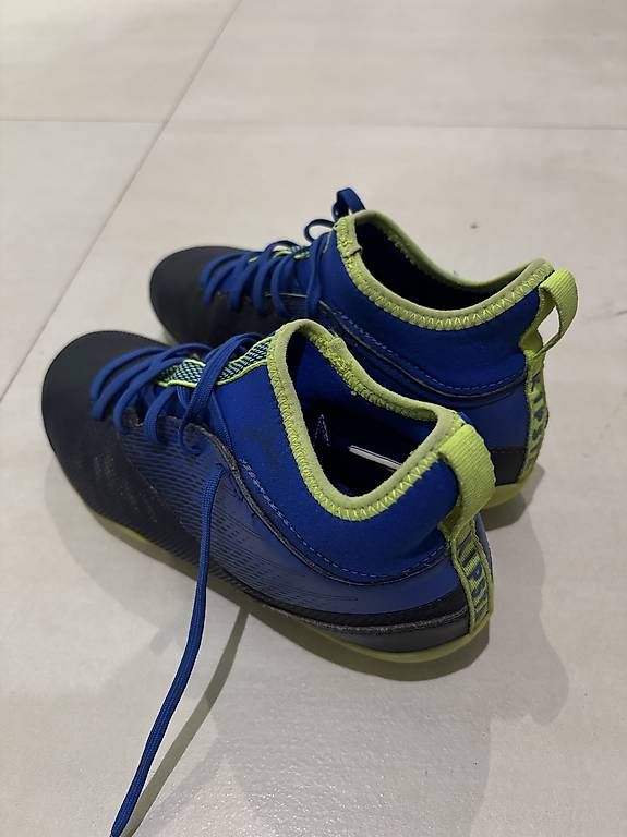 Scarpe per ragazzi: Scarpe calcio num 33 – Usato da Cresciano venduto da KLG-08 2