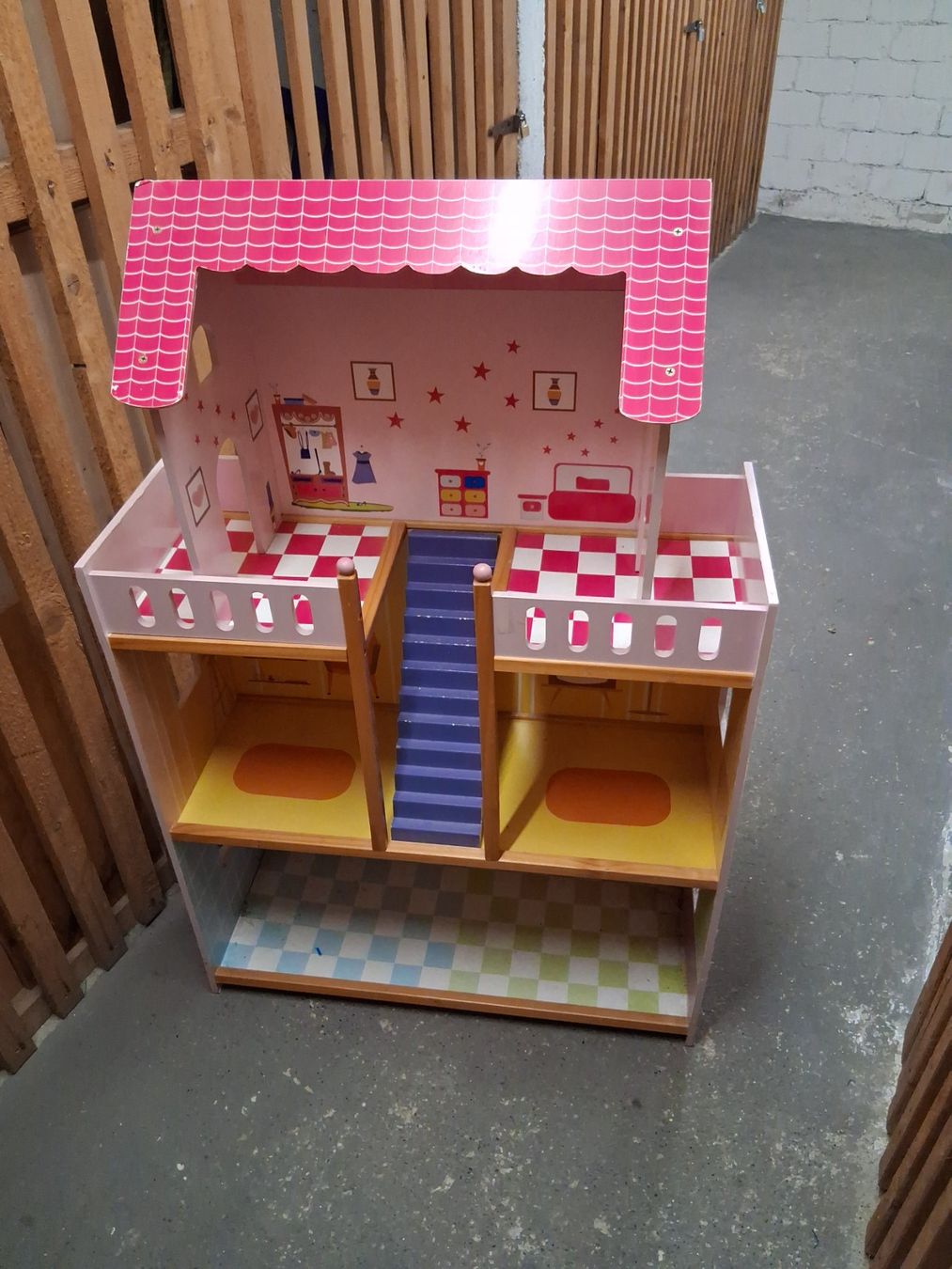 Case e mobili per bambole: Puppenhaus aus Holz – Usato da Luzern venduto da phi_s57s