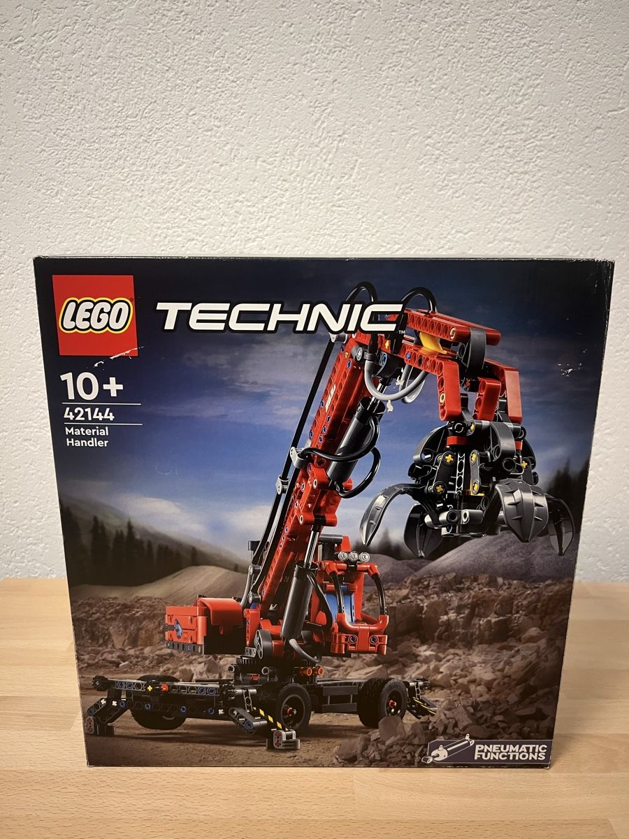Lego Jeux de construction: LEGO Technic 42144 Material Handler neuwertig – Neuf (Voir description) à Frinvillier par Tulepule