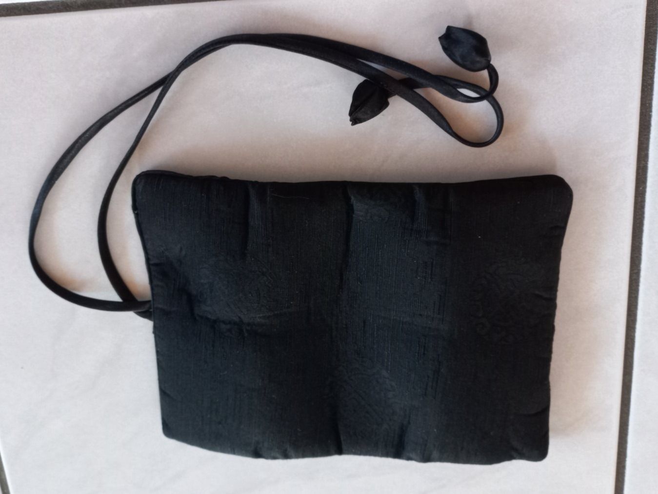 Borse: Schmuck Seiden Rollen Tasche, schwarz – Nuovo e nell'imballaggio originale da Winistorf venduto da acreativ2 1