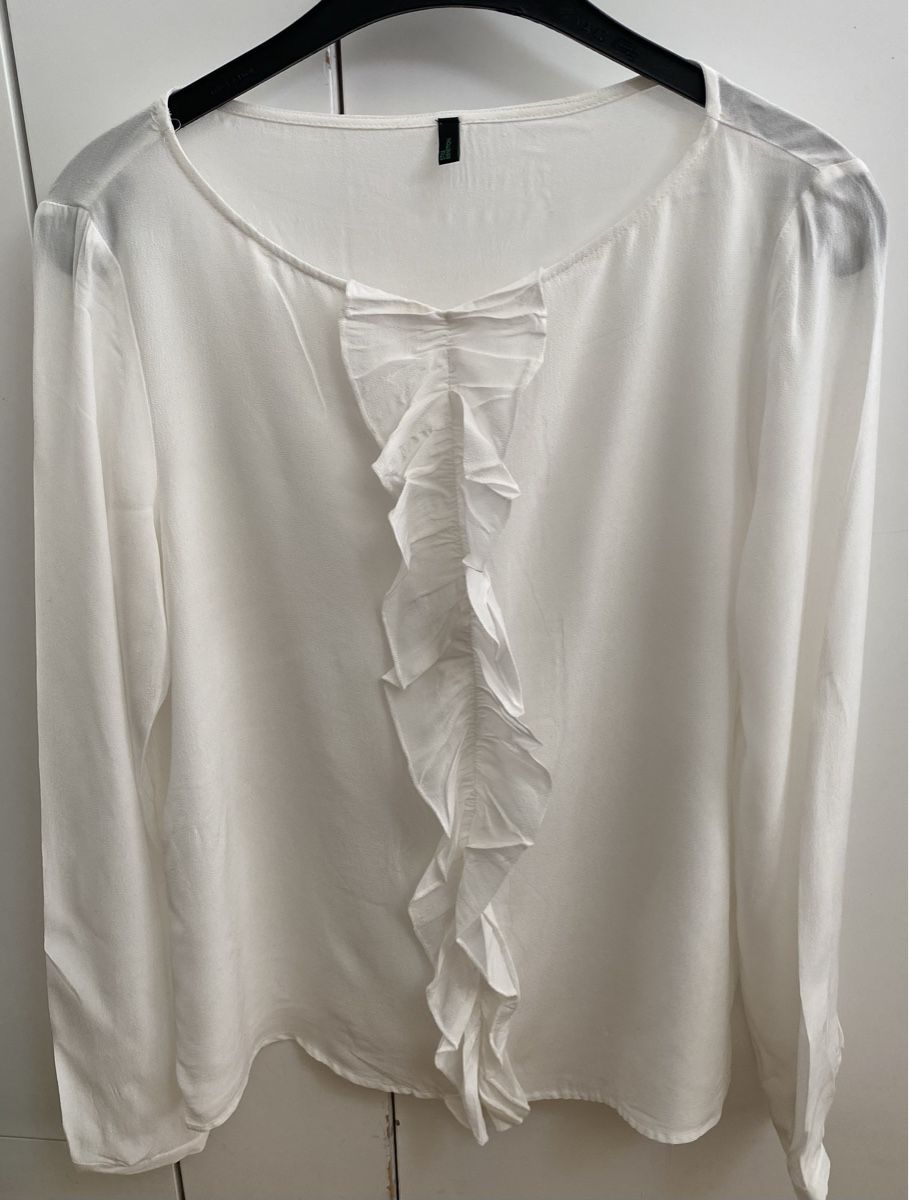 Benetton Blusen: Benetton Bluse 🌸 – Gebraucht aus Opfikon von Luis144