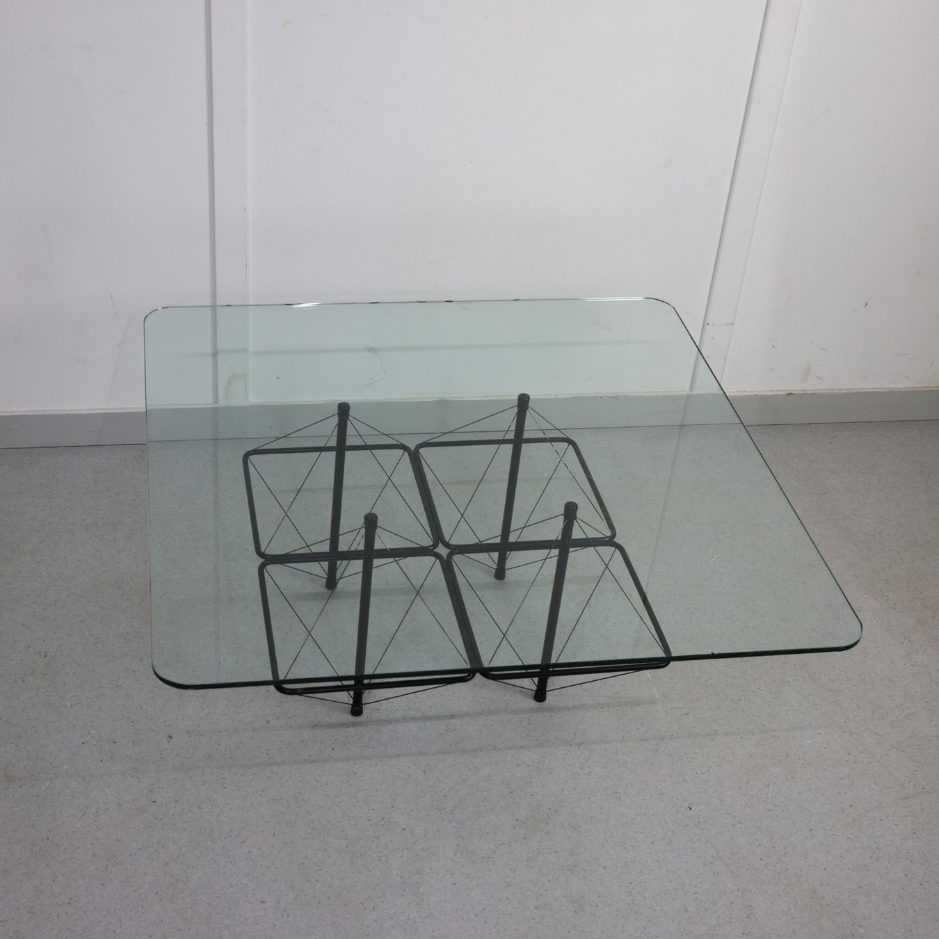 Tische: Einfacher Glas Tisch – Gebraucht aus Volketswil von brockipfannenstil 1