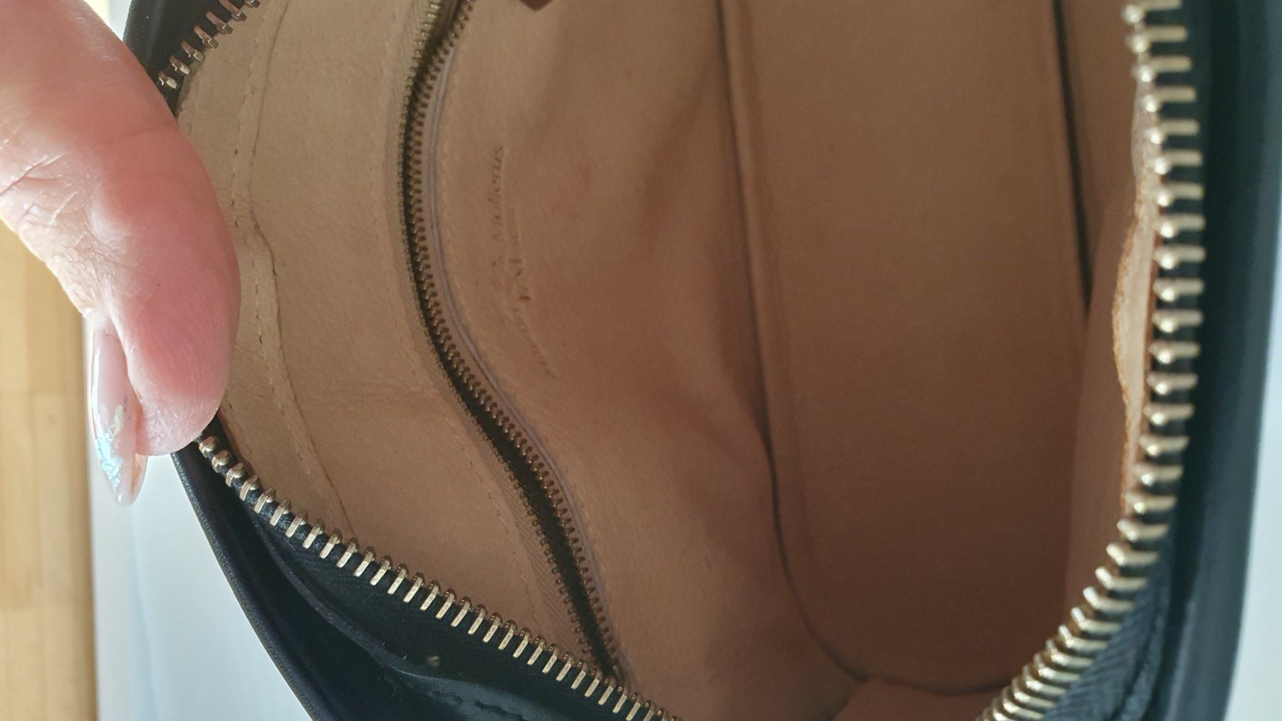 Maison Mollerus Taschen für Damen: Maison Mollerus Umhängetasche – Gebraucht aus Laufenburg von megane1959 2