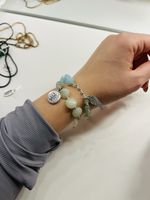 Handgemachtes Armband mit Lebensbaum- / Flügelanhänger, Neu!