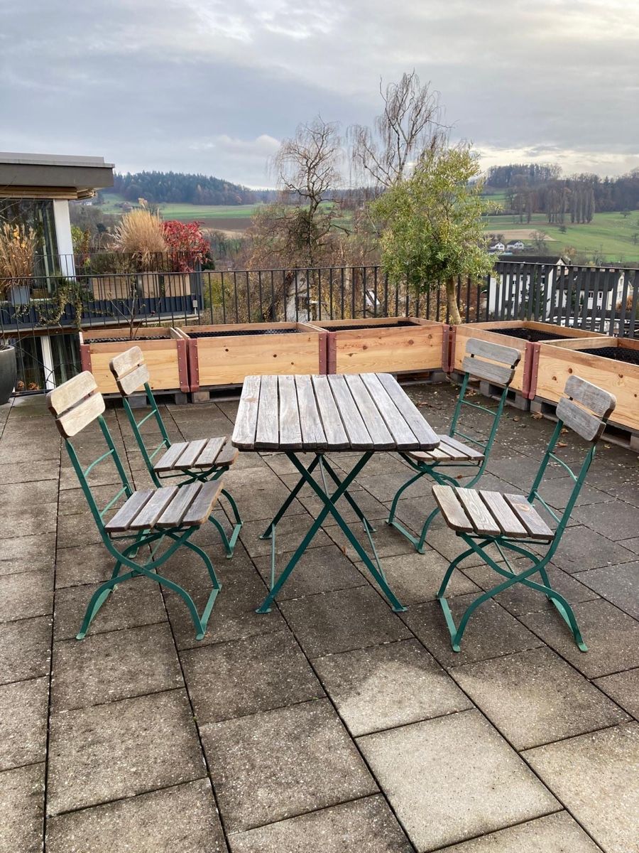 Tavoli: Retro Gartenmöbel: Tisch und Stühle  – Usato da Bülach venduto da liv_9jpb