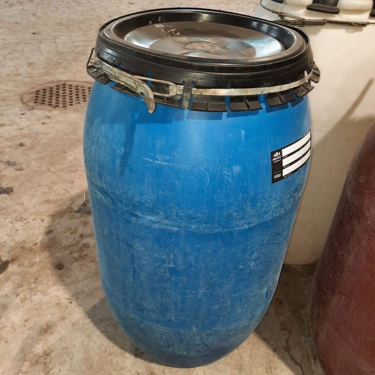 2 Stk. 200 Liter KunststoffFässer mit Deckel+Metallspanner Kaufen