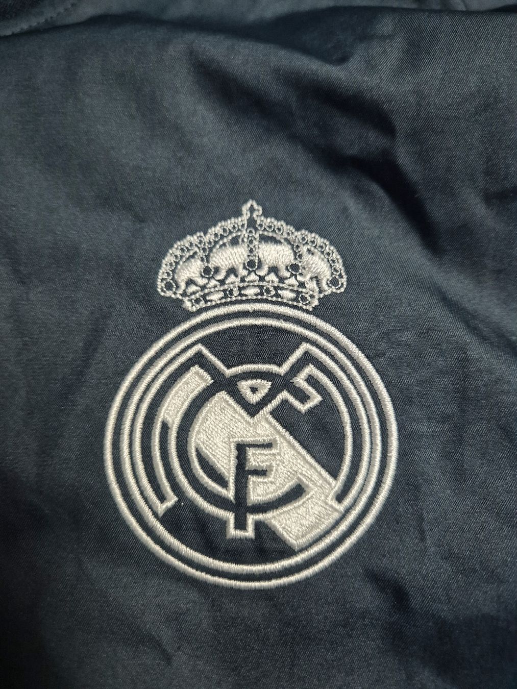 Adidas Giacche: Adidas 19/20 Real Madrid Jacke. M – Usato da St. Gallen venduto da CaliSunshine 2