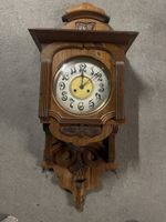 Wanduhr Holz mit Pendel und Gewichten guter Zustand