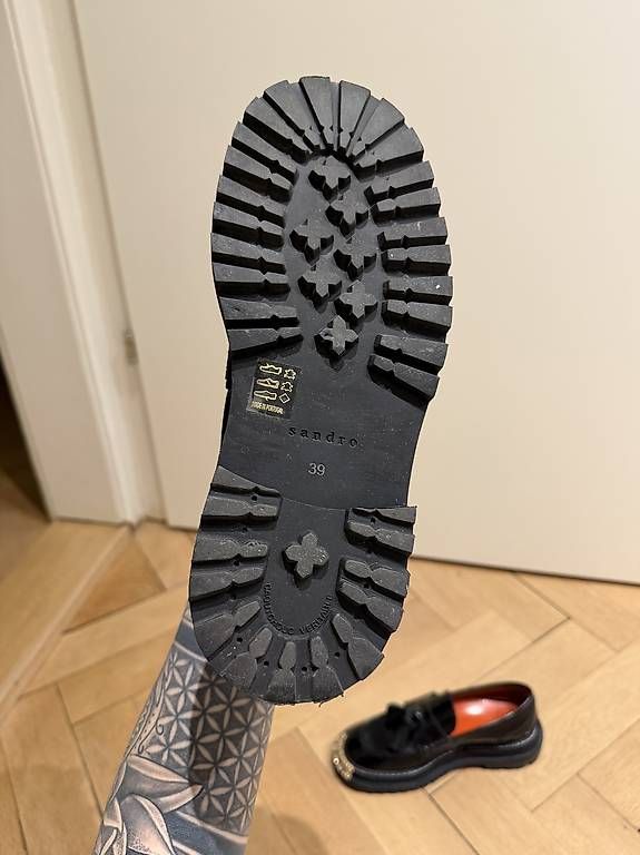 Scarpe da donna: SANDRO Penny Loafer 39 schwarz – Usato da Basel venduto da Ohschaumal 4