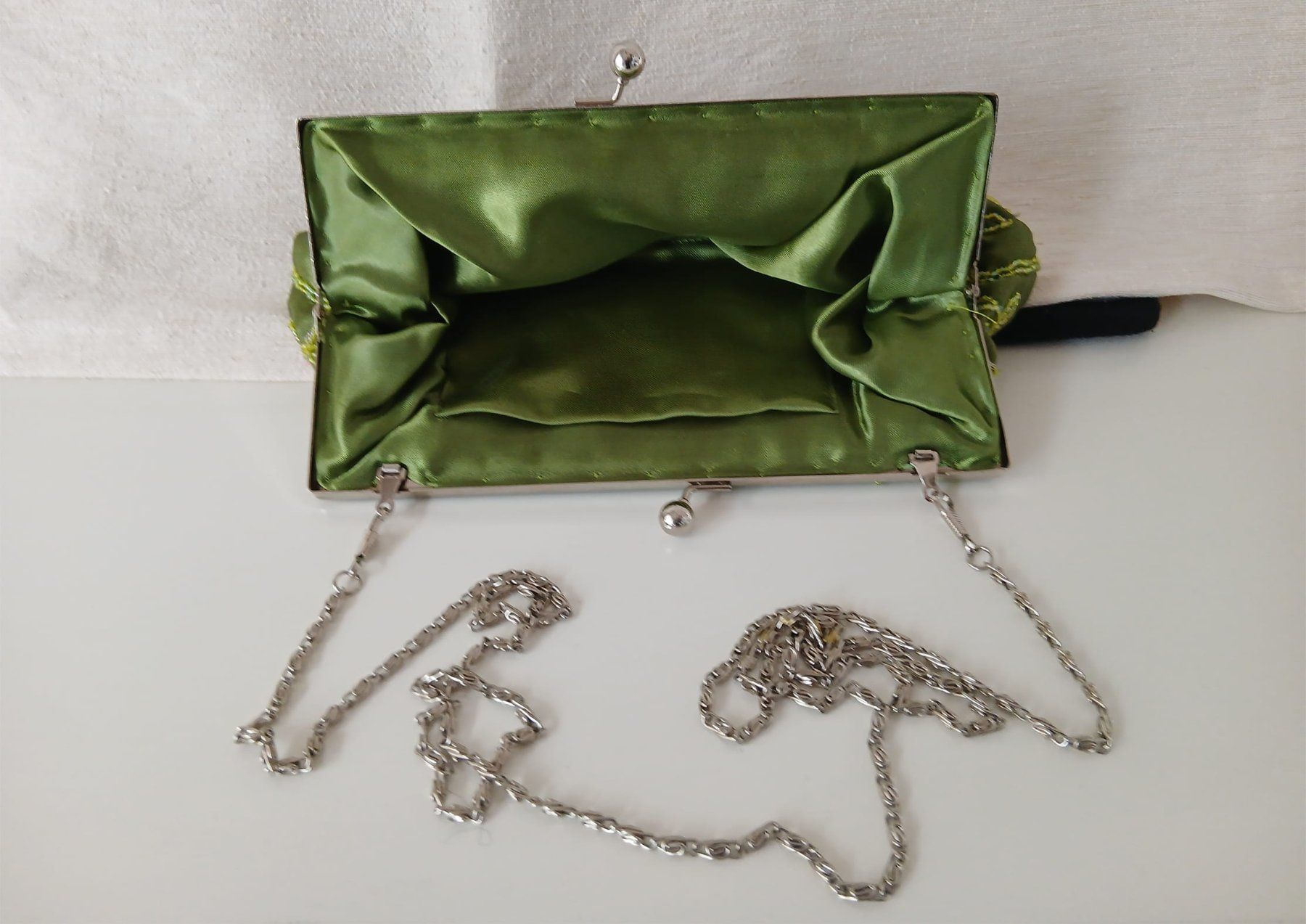 Sacs femmes: Pochette de théâtre brodée – Neuf (Voir description) à Sion par pie_2zs9 2