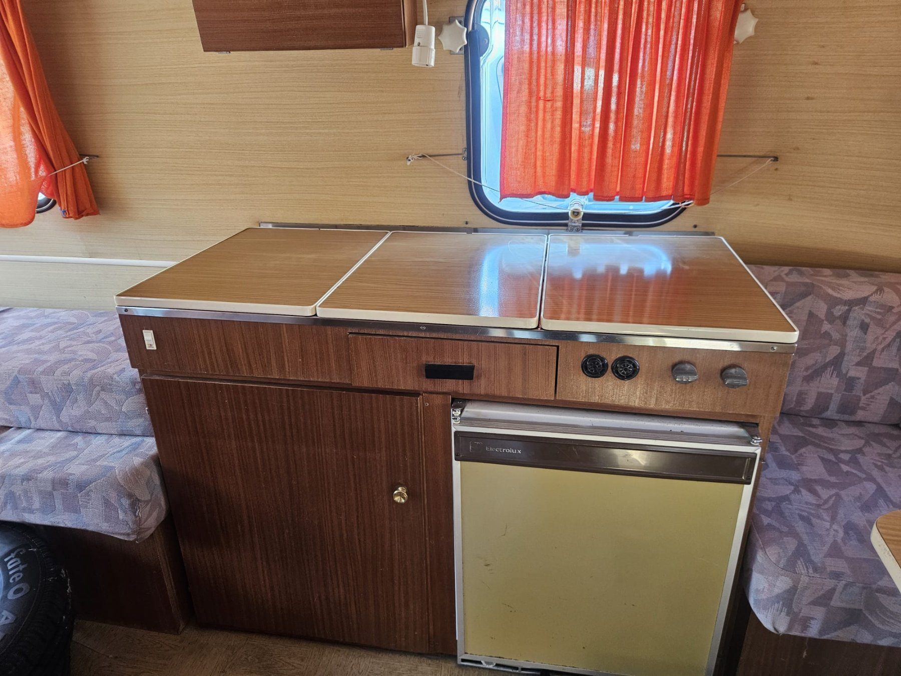 Eriba Veicoli da campeggio: Oldtimer Wohnwagen Scheunenfund Hymer Eriba Triton – Usato da Worb venduto da toyosuisse 8