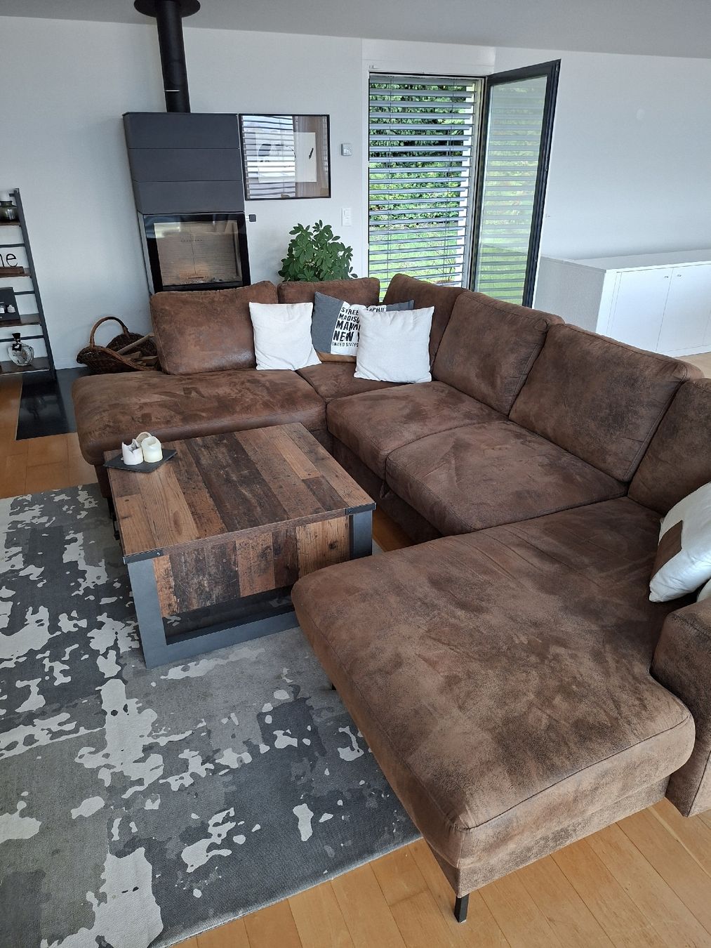 Sofas: Grosses Dunkelbraunes Schlafsofa – D'occasion à Meggen par mar_yzb2 1