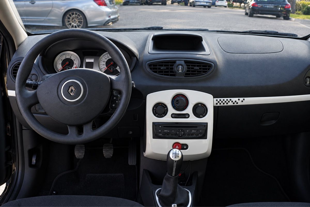 Renault Automobili: Renault clio 3 1.2 Turbo – Usato da Gstaad venduto da mig_t7bg 5