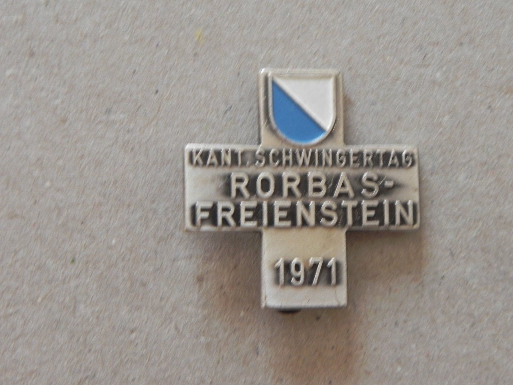 Placchette & Badge: Abzeichen Kantonal Schwingfest Schwingen Rorbas ZH 1971 – Usato da Siebnen venduto da krimsie