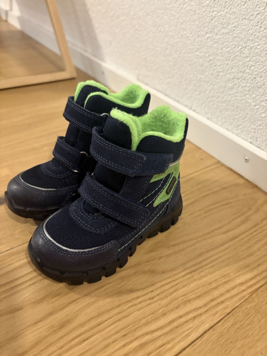Elefanten Schuhe für Jungen: Kinder Winterstiefel – Neu (gemäss Beschreibung) aus Weinfelden von Boeing747-400 1