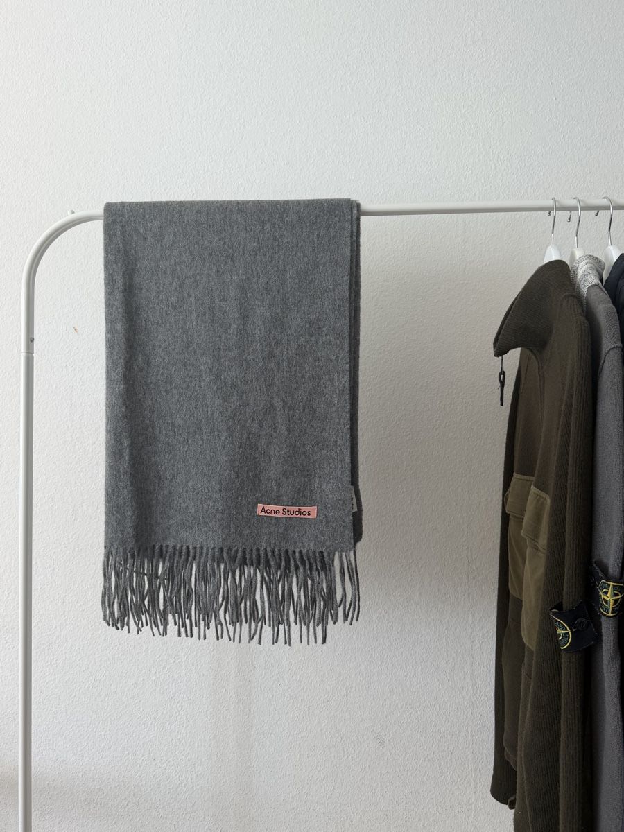 Acne Studios Foulard & Sciarpe: Acne Studios Schal / Scarf – Nuovo (secondo la descrizione) da Gordola venduto da lance235