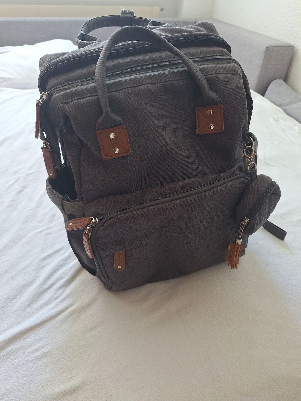 Borse & Zaini: Wickelrucksack mit Bettfunktion grau – Usato da Beromünster venduto da Henri_78