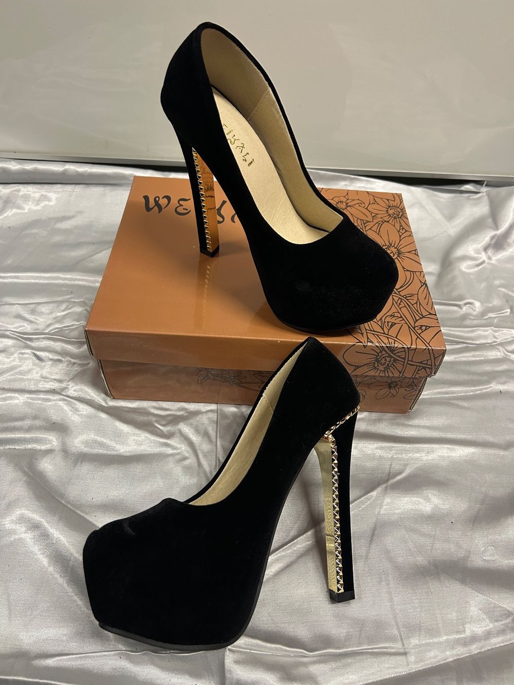 Scarpe da donna: Plateau Pumps Gr 36 Neu – Nuovo e nell'imballaggio originale da Regensdorf venduto da Spyke55