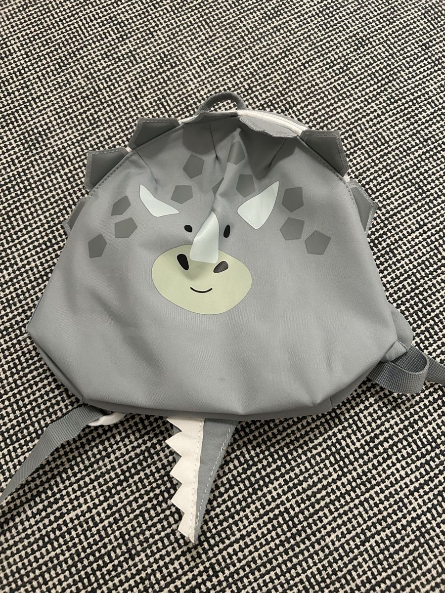 Sacs & sacs à dos: Childrens Backpack Dinosaur Design Grey – D'occasion à Zürich par mar_d7zz