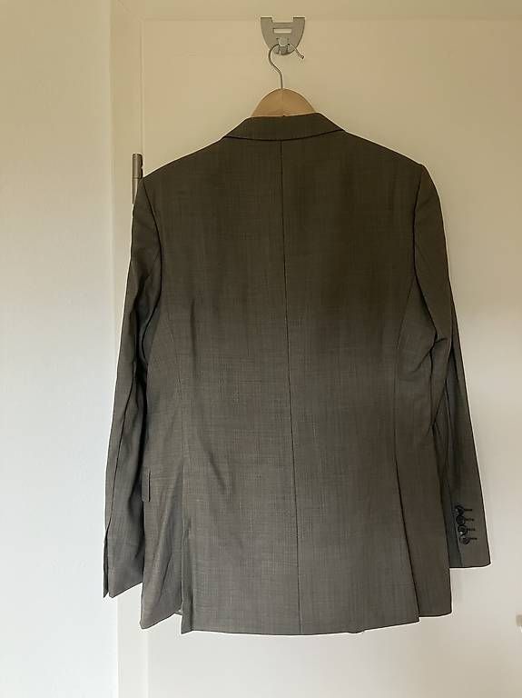 Anzüge, Sport- & Funktionsanzüge: Costume léger  – Gebraucht aus Vandoeuvres von ann_lq5h 1